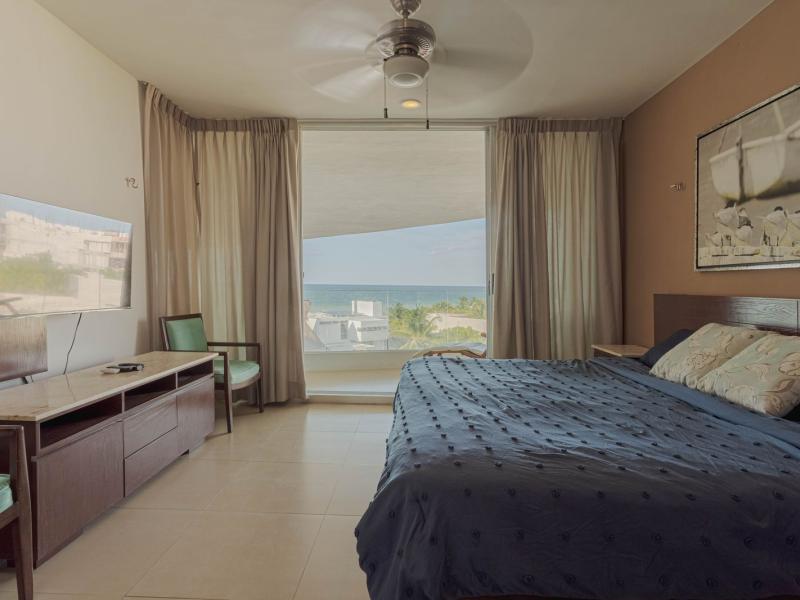 Penthouse Coral Blu
